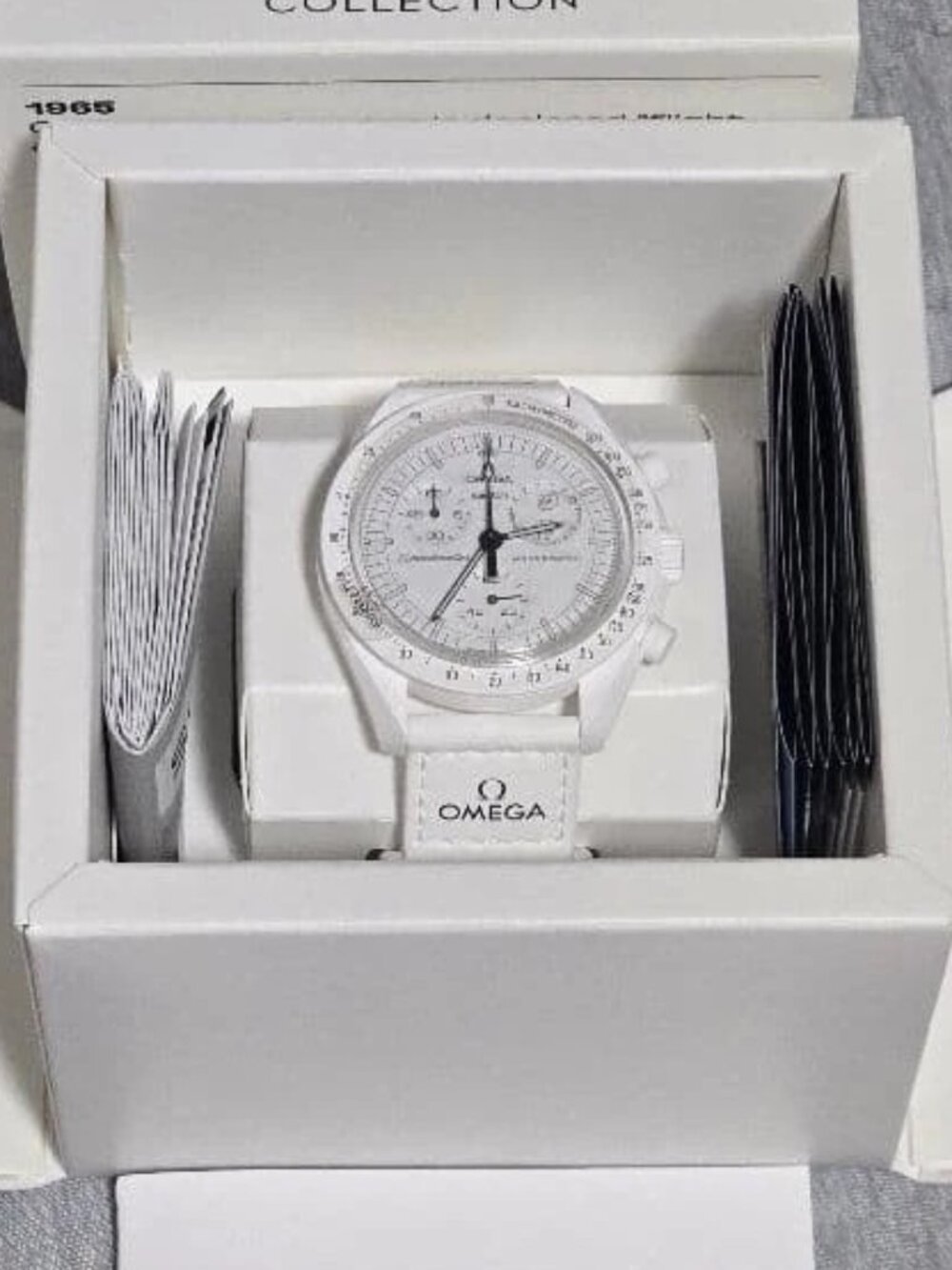 Omega X Swatch MoonSwatch Snoopy White